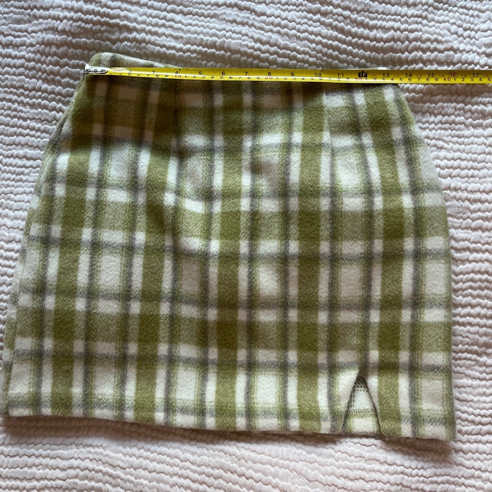Vestique Retro Chic Skirt green and white plaid
Size small - Picture 4 of 8